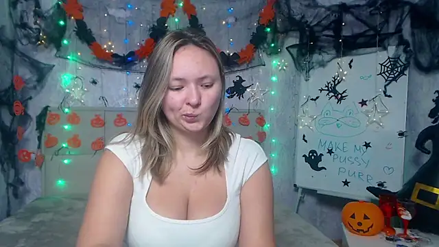 Snapshot of SallyVerda chatting on November 2, 6:54 pm SallyVerda online show from November 2, 6:54 pm