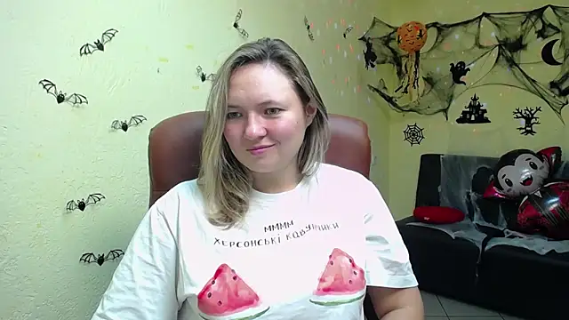 Snapshot of SallyVerda chatting on November 3, 6:31 pm SallyVerda online show from November 3, 6:31 pm