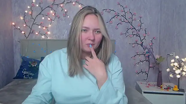 SallyVerda online show from April 30, 6:25 pm