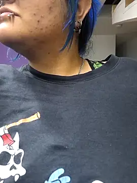 lucky-leah online show from April 29, 4:05 am