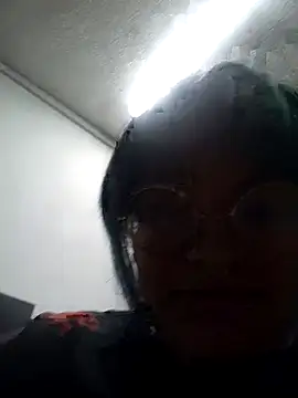 Snapshot of lucky-leah chatting on May 26, 3:46 am lucky-leah online show from May 26, 3:46 am