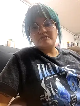 Snapshot of lucky-leah chatting on June 12, 3:49 am lucky-leah online show from June 12, 3:49 am