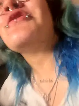 Snapshot of lucky-leah chatting on July 22, 3:31 am lucky-leah online show from July 22, 3:31 am