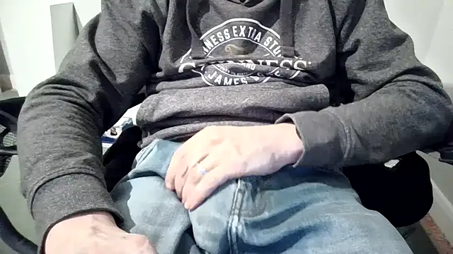 hornyguyuk1973 online show from March 4, 11:00 pm