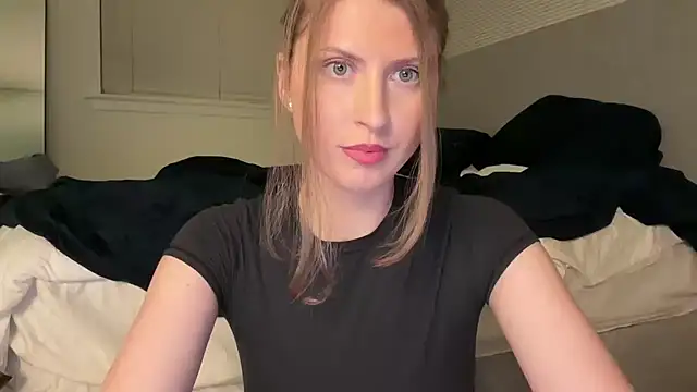 YUMIandbigWOLF online show from July 28, 2:29 am