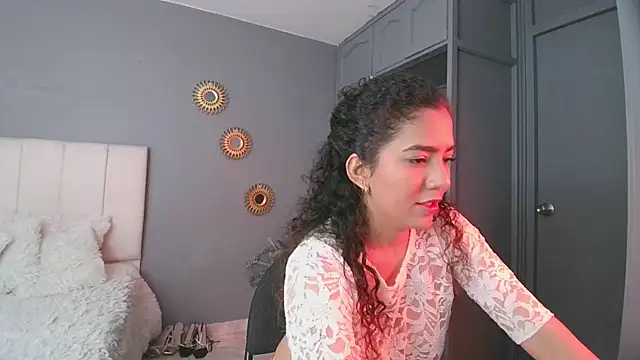 Snapshot of arteverena chatting on December 8, 7:43 pm arteverena online show from December 8, 7:43 pm