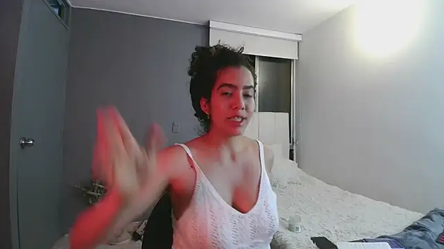 Snapshot of arteverena chatting on March 8, 10:02 pm arteverena online show from March 8, 10:02 pm