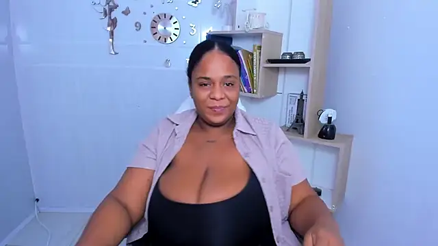 Snapshot of bbw_charlote chatting on June 24, 12:15 pm bbw charlote online show from June 24, 12:15 pm