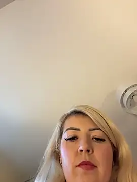 xxcurvyjessiexx online show from November 15, 2:35 pm