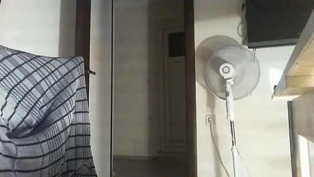Snapshot of thekeys chatting on May 12, 7:33 pm thekeys online show from May 12, 7:33 pm
