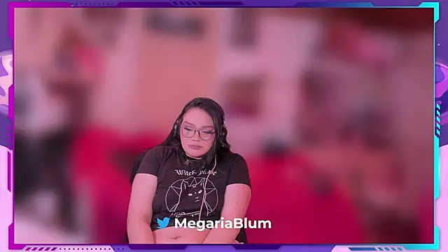Snapshot of MegariaB chatting on May 8, 4:51 am MegariaB online show from May 8, 4:51 am