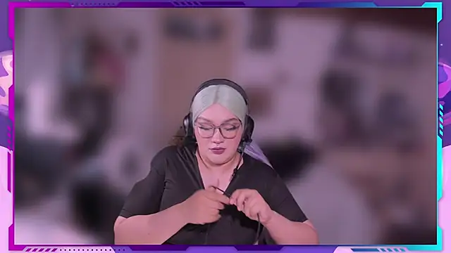Snapshot of MegariaB chatting on June 2, 4:58 am MegariaB online show from June 2, 4:58 am