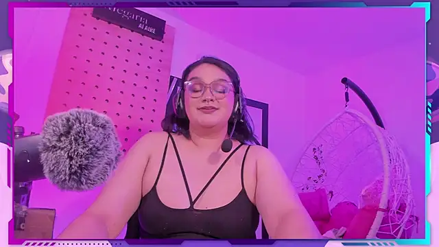 Snapshot of MegariaB chatting on July 14, 2:38 am MegariaB online show from July 14, 2:38 am