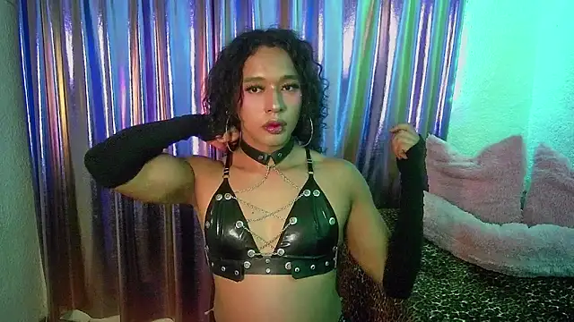 Snapshot of angelsdustxxx chatting on June 6, 12:38 am angelsdustxxx online show from June 6, 12:38 am