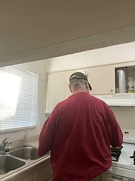 Snapshot of Drummajor chatting on February 19, 12:46 am Drummajor online show from February 19, 12:46 am