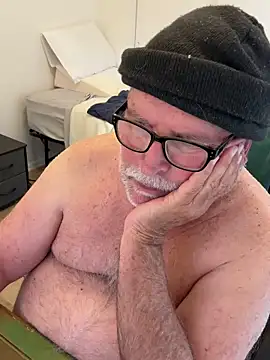 Snapshot of Drummajor chatting on March 10, 6:45 pm Drummajor online show from March 10, 6:45 pm