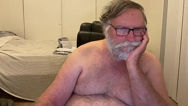 Snapshot of Drummajor chatting on October 29, 4:48 am Drummajor online show from October 29, 4:48 am