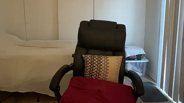 Snapshot of Drummajor chatting on December 22, 4:59 pm Drummajor online show from December 22, 4:59 pm