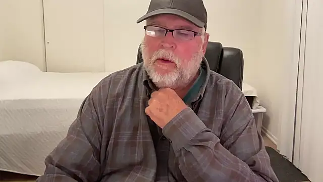 Snapshot of Drummajor chatting on February 14, 3:14 am Drummajor online show from February 14, 3:14 am