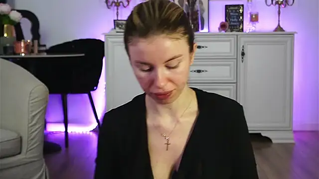 Snapshot of ivyleague_ chatting on November 1, 3:30 am ivyleague online show from November 1, 3:30 am