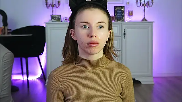 Snapshot of ivyleague_ chatting on November 3, 3:30 am ivyleague online show from November 3, 3:30 am