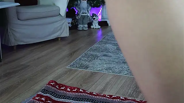 Snapshot of ivyleague_ chatting on December 5, 5:27 am ivyleague online show from December 5, 5:27 am