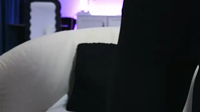 ivyleague  online show from February 13, 5:53 pm