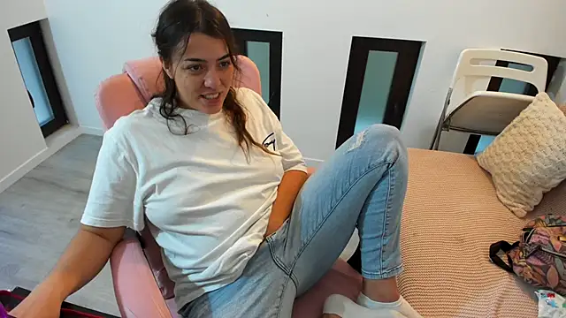 Dyana Kaylinn online show from November 5, 5:29 am