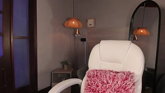 nayah   online show from March 5, 8:16 pm