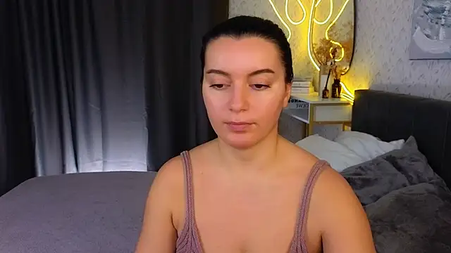 YourSweetDream  online show from February 5, 8:32 am