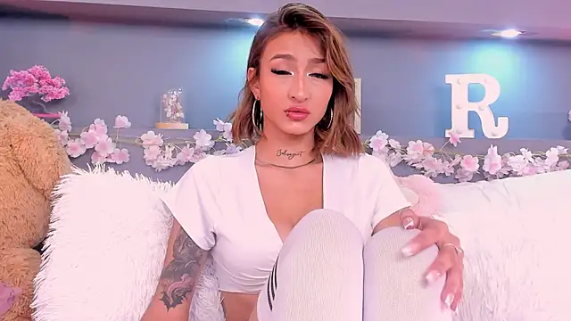 rosemonrooe online show from November 8, 2:28 pm