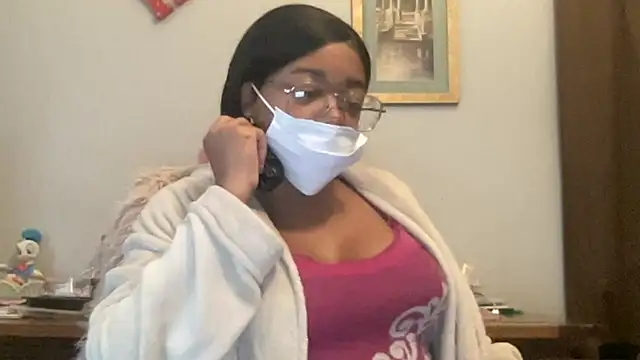 Snapshot of MommyConfident chatting on November 6, 3:13 pm MommyConfident online show from November 6, 3:13 pm