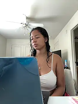 Snapshot of VanessaBling chatting on June 26, 2:43 pm VanessaBling online show from June 26, 2:43 pm