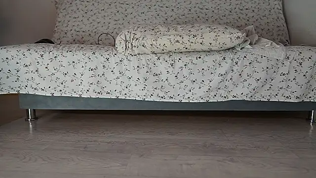 Snapshot of Fecvht45 chatting on January 24, 7:19 am Fecvht45 online show from January 24, 7:19 am