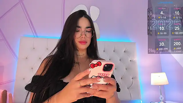 Snapshot of alyssa_vargas chatting on January 10, 5:56 pm alyssa vargas online show from January 10, 5:56 pm