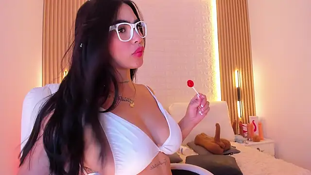 Snapshot of alyssa_vargas chatting on October 13, 3:34 pm alyssa vargas online show from October 13, 3:34 pm