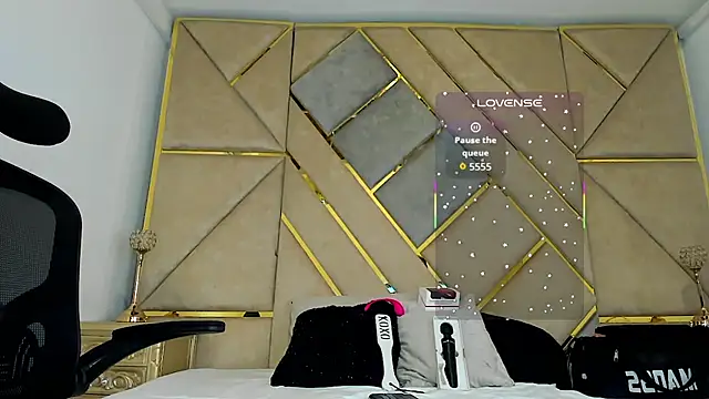 AmberAdams  online show from September 30, 4:12 pm