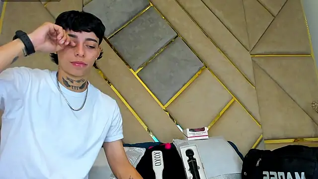 AmberAdams  online show from October 19, 5:24 pm