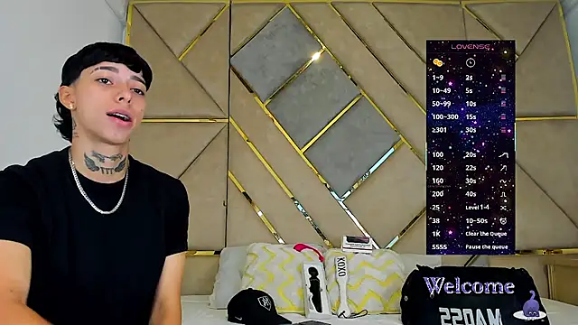 AmberAdams  online show from November 2, 1:24 pm