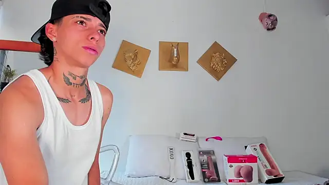 AmberAdams  online show from February 12, 4:35 pm