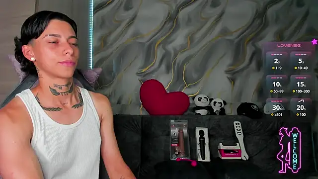 Snapshot of AmberAdams_ chatting on June 1, 7:48 pm AmberAdams online show from June 1, 7:48 pm