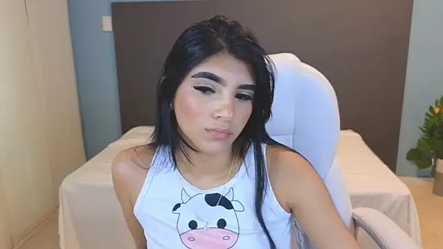Snapshot of maiaa_ruiz chatting on January 17, 1:46 pm maiaa ruiz online show from January 17, 1:46 pm