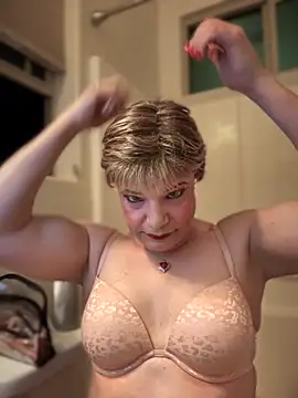 Snapshot of balad13 chatting on September 16, 10:05 am balad13 online show from September 16, 10:05 am