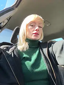 haileyhope  online show from December 14, 10:45 am