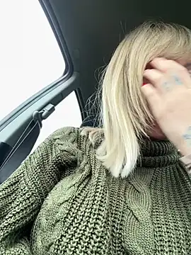 Snapshot of haileyhope_ chatting on December 30, 11:04 am haileyhope online show from December 30, 11:04 am