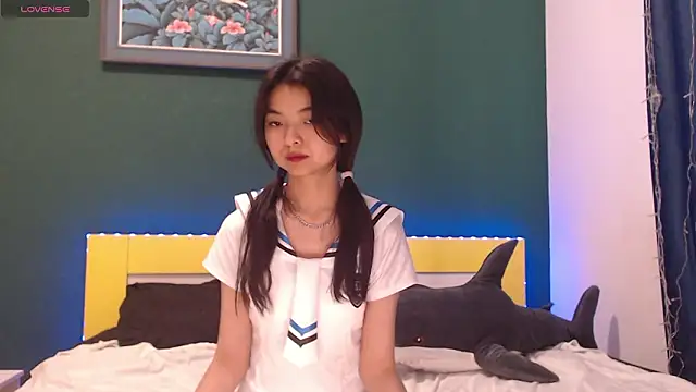 Shy Kira online show from March 8, 9:35 am