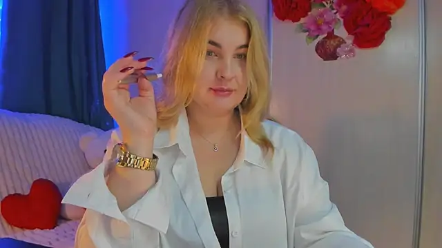 CoraSwon online show from January 30, 8:10 pm