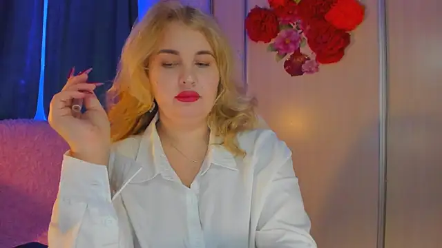 CoraSwon online show from February 5, 3:31 pm