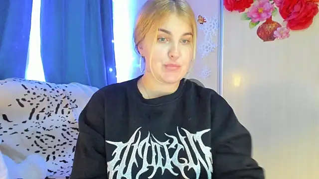 CoraSwon online show from February 10, 1:44 pm