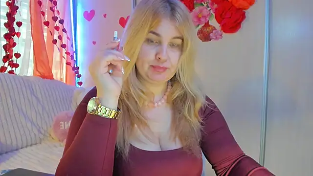 CoraSwon online show from February 21, 7:45 am